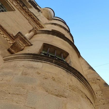 Uzes, Au Coeur Du Centre Medieval Le Logis Du Consul Un Bien D'Exception Du Xvieme Siecle Exteriér fotografie