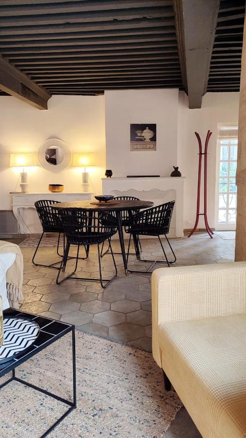 Uzes, Au Coeur Du Centre Medieval Le Logis Du Consul Un Bien D'Exception Du Xvieme Siecle Exteriér fotografie